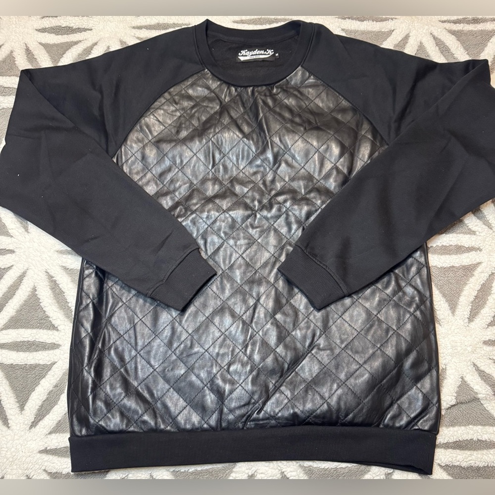 NWOT Kayden.K Sweater Size M Mens With Leather Diamond Design